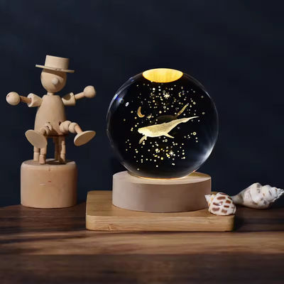 6 سم 3D الفن الكرة الكريستالية ضوء ليلي هدية عيد ميلاد ضوء ليلي ضوء خشبي أساس ضوء مصباح طاولة ديكور