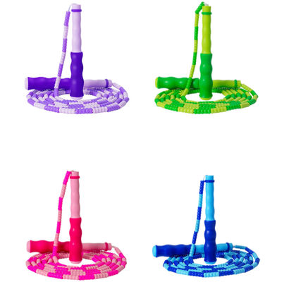 حبل القفز القابل للتعديل مع حبل نايلون رقيق و تصميم مقبض موجج يضمن قبضة مريحة وتدريبات فعالة