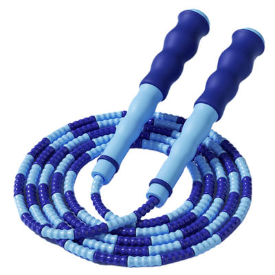 حبل القفز القابل للتعديل مع حبل نايلون رقيق و تصميم مقبض موجج يضمن قبضة مريحة وتدريبات فعالة